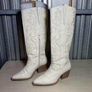 Crown Vintage Women's 8.5 White Leather Western Embroidered Cowboy Boots in Box